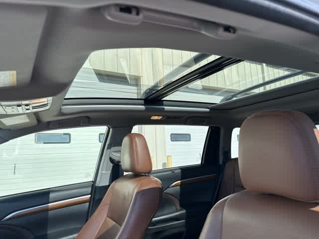 Thumbnail: 2017 Toyota Highlander - 9