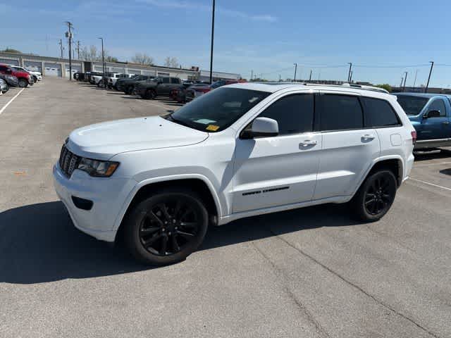 Thumbnail: 2018 Jeep Grand Cherokee - 13