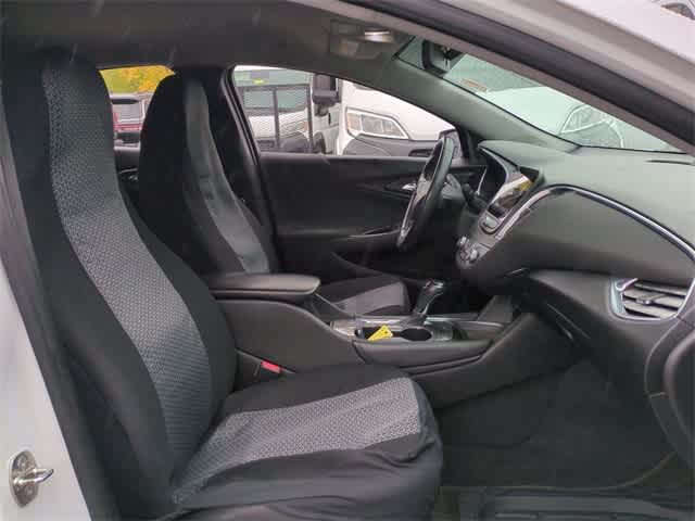 Thumbnail: 2017 Chevrolet Malibu - 22