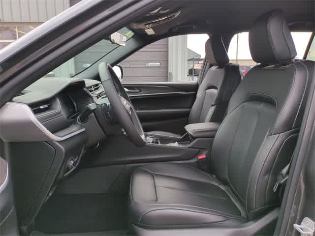 Thumbnail: 2025 Jeep Grand Cherokee L - 17