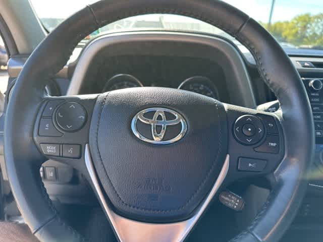 Thumbnail: 2018 Toyota RAV4 - 12