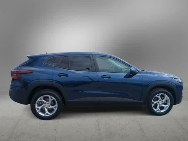 Thumbnail: 2024 Chevrolet Trax - 9