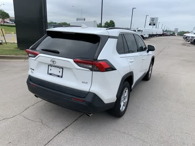 Thumbnail: 2019 Toyota RAV4 - 23