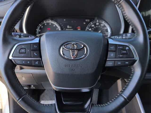 Thumbnail: 2021 Toyota Highlander - 23