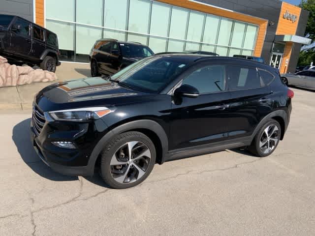 Thumbnail: 2016 Hyundai Tucson - 16