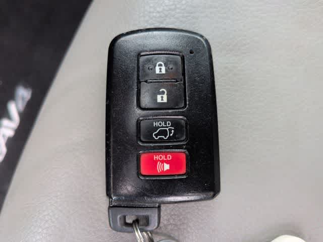 Thumbnail: 2013 Toyota RAV4 - 35