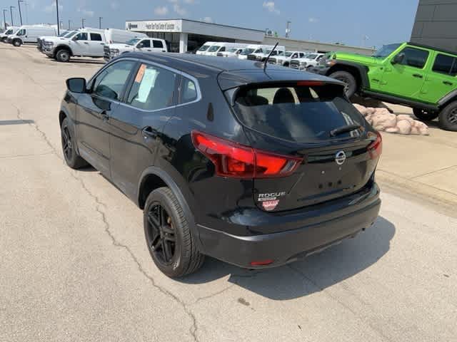 Thumbnail: 2019 Nissan Rogue Sport - 18