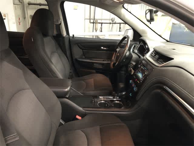 Thumbnail: 2017 Chevrolet Traverse - 29