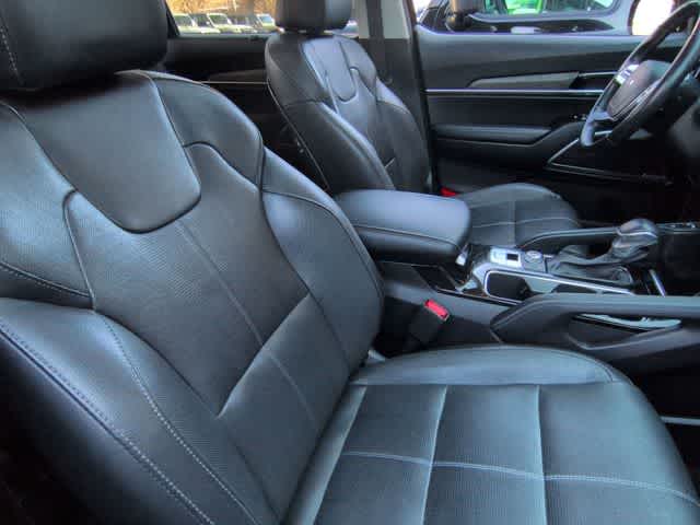 Thumbnail: 2022 Kia Telluride - 24