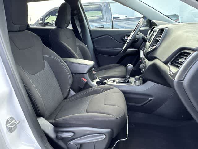 Thumbnail: 2020 Jeep Cherokee - 30