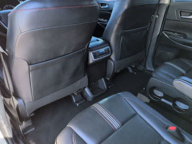 Thumbnail: 2019 Toyota Highlander - 18