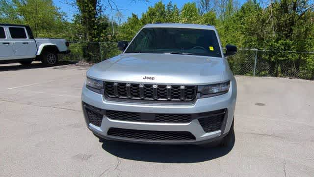 Thumbnail: 2026 Jeep Grand Cherokee - 3