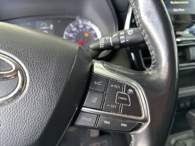 Thumbnail: 2021 Toyota Highlander - 11