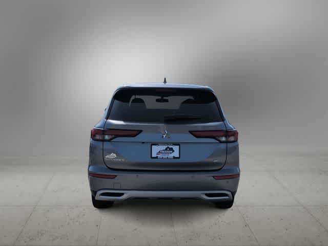 Thumbnail: 2024 Mitsubishi Outlander - 7
