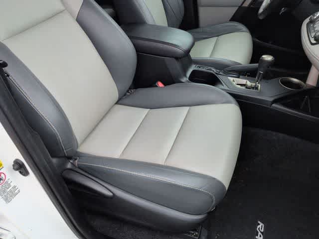 Thumbnail: 2013 Toyota RAV4 - 22