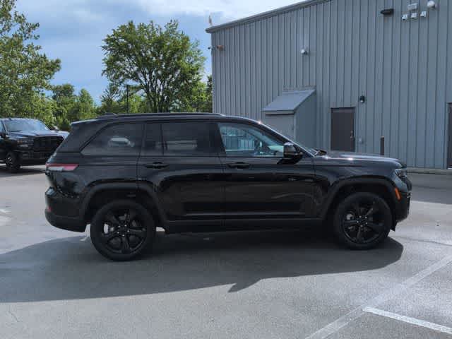 Thumbnail: 2023 Jeep Grand Cherokee - 9