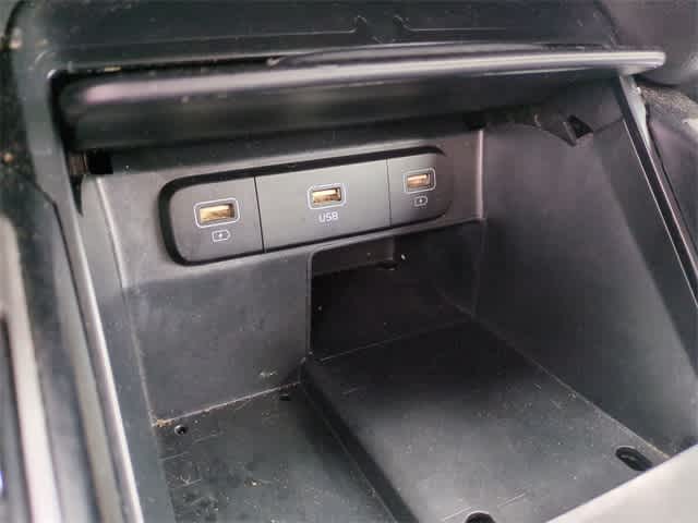 Thumbnail: 2022 Kia Sorento - 32