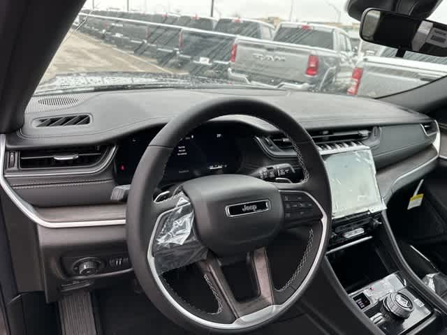 Thumbnail: 2025 Jeep Grand Cherokee - 3