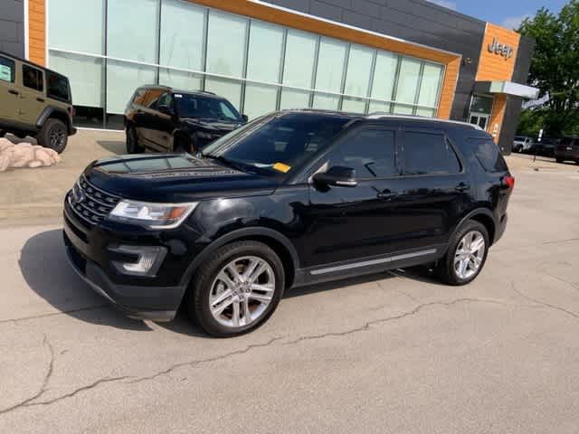 Thumbnail: 2016 Ford Explorer - 14