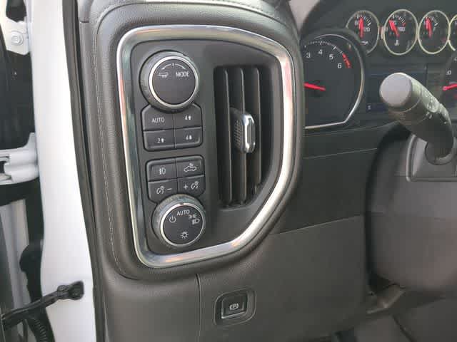 Thumbnail: 2022 Chevrolet Silverado 1500 - 17