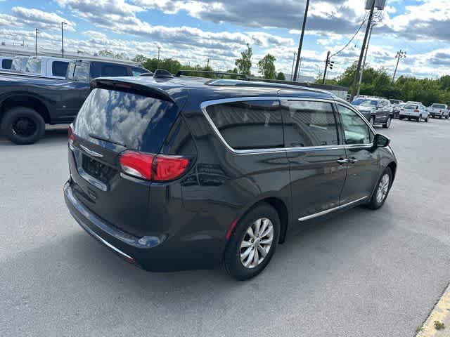 Thumbnail: 2019 Chrysler Pacifica - 21