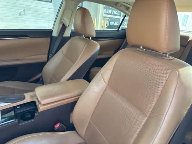 Thumbnail: 2017 Lexus ES - 3