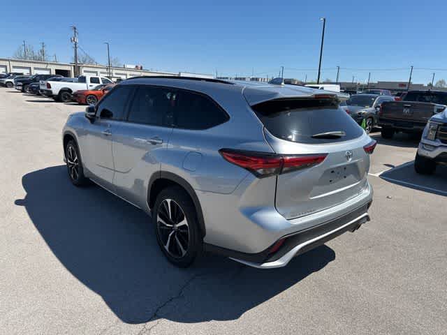 Thumbnail: 2021 Toyota Highlander - 18