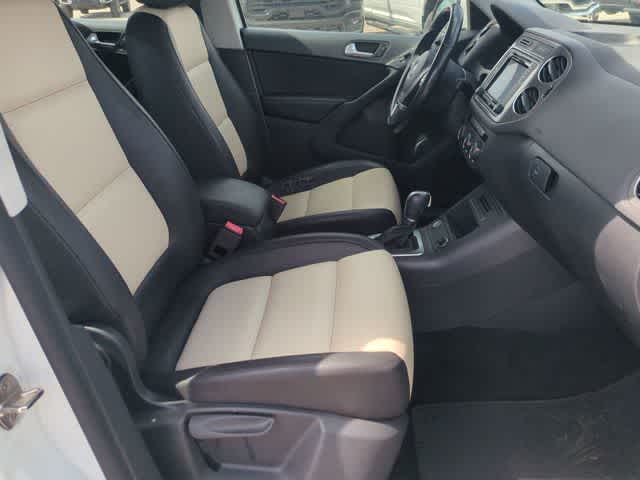 Thumbnail: 2017 Volkswagen Tiguan - 20