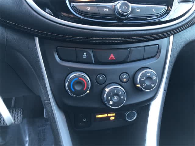 Thumbnail: 2020 Chevrolet Trax - 15