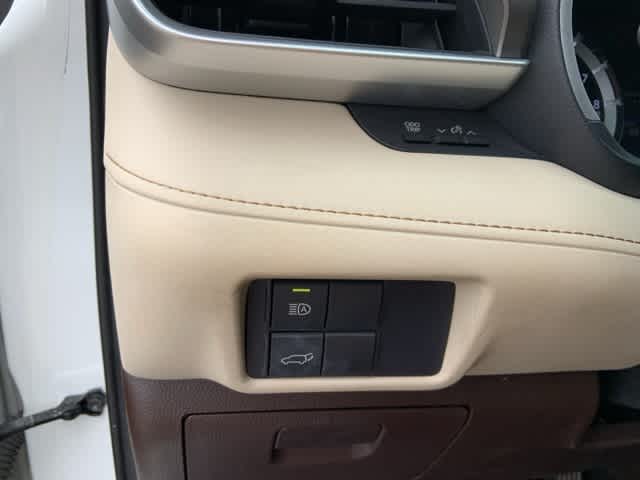 Thumbnail: 2021 Toyota Highlander - 12