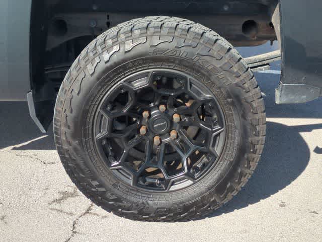 Thumbnail: 2018 Chevrolet Silverado 1500 - 14