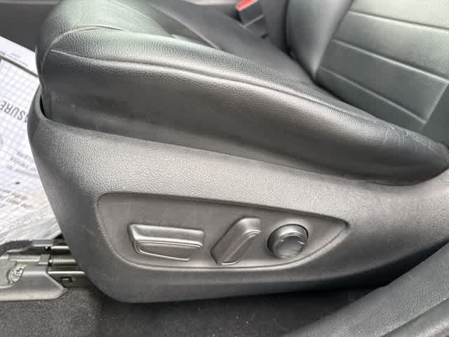 Thumbnail: 2020 Toyota Highlander - 15