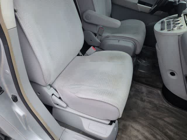 Thumbnail: 2004 Nissan Quest - 21