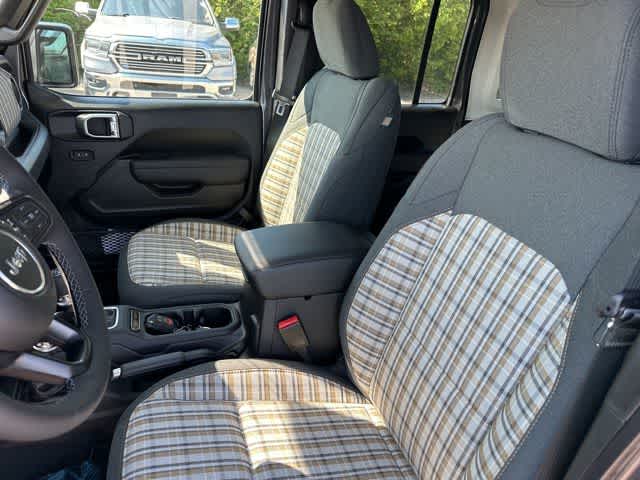 Thumbnail: 2026 Jeep Wrangler - 3