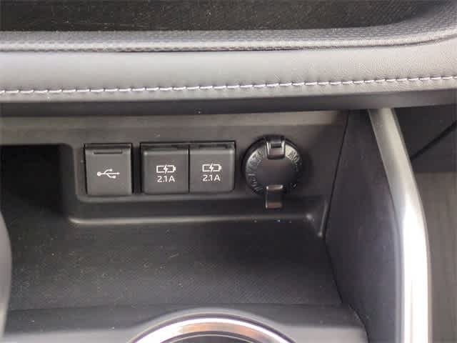 Thumbnail: 2020 Toyota Highlander - 32