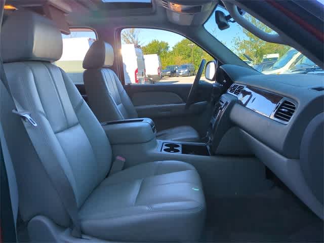 Thumbnail: 2008 Chevrolet Tahoe - 23