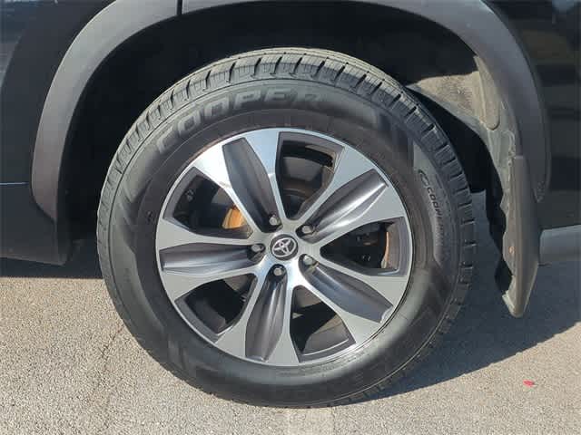 Thumbnail: 2020 Toyota Highlander - 14