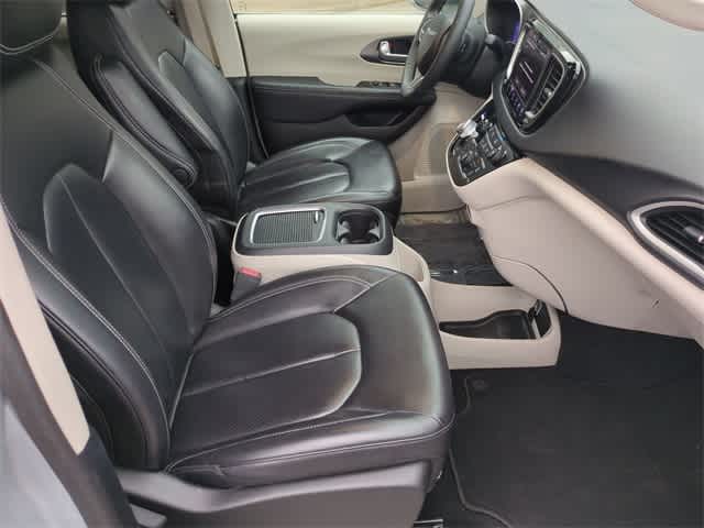 Thumbnail: 2023 Chrysler Pacifica - 21