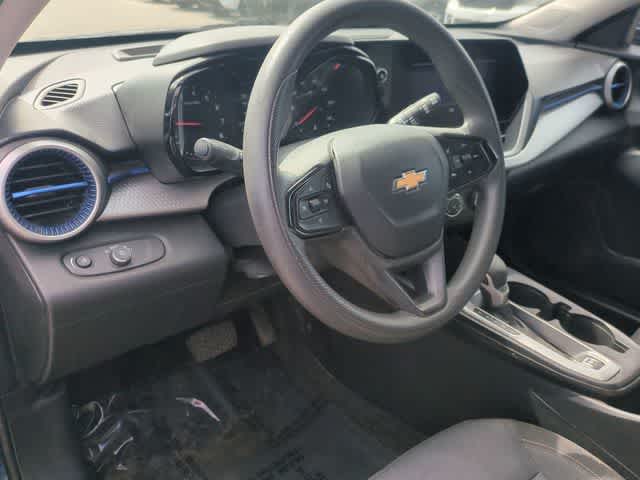 Thumbnail: 2024 Chevrolet Trax - 10