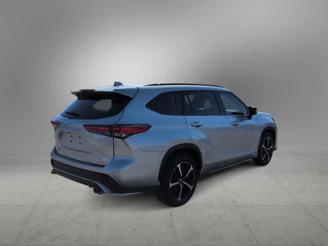 Thumbnail: 2021 Toyota Highlander - 8