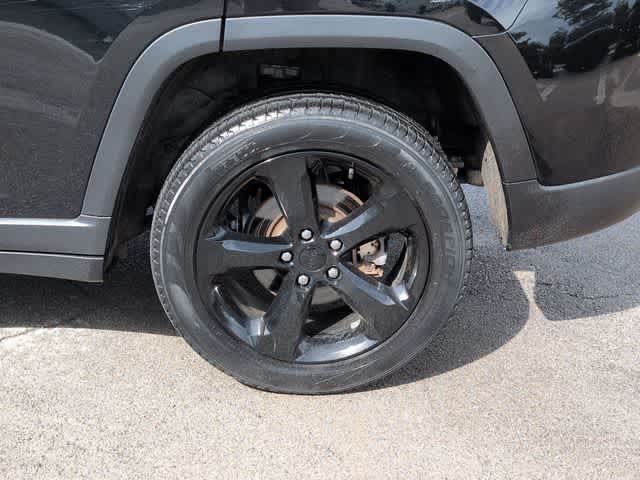 Thumbnail: 2023 Jeep Grand Cherokee - 14