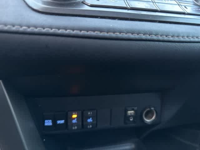 Thumbnail: 2013 Toyota RAV4 - 9