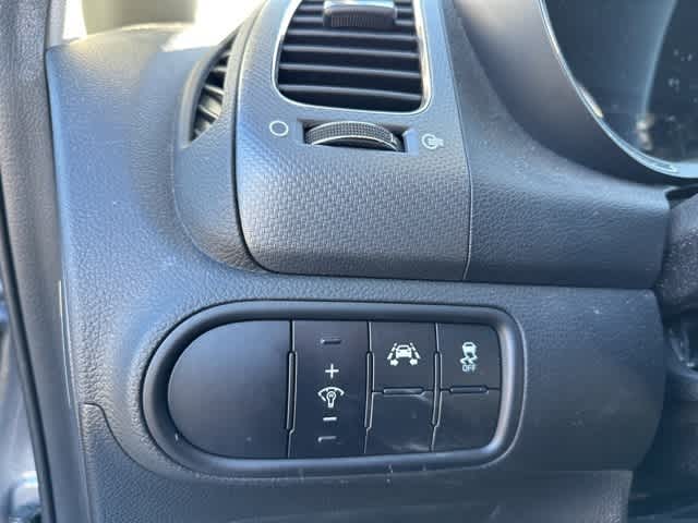 Thumbnail: 2018 Kia Forte - 11