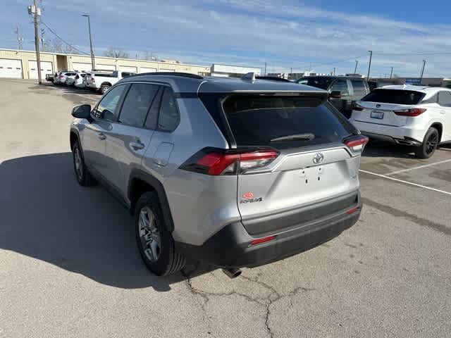 Thumbnail: 2022 Toyota RAV4 - 17