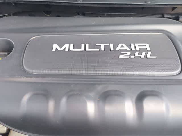 Thumbnail: 2019 Jeep Cherokee - 15