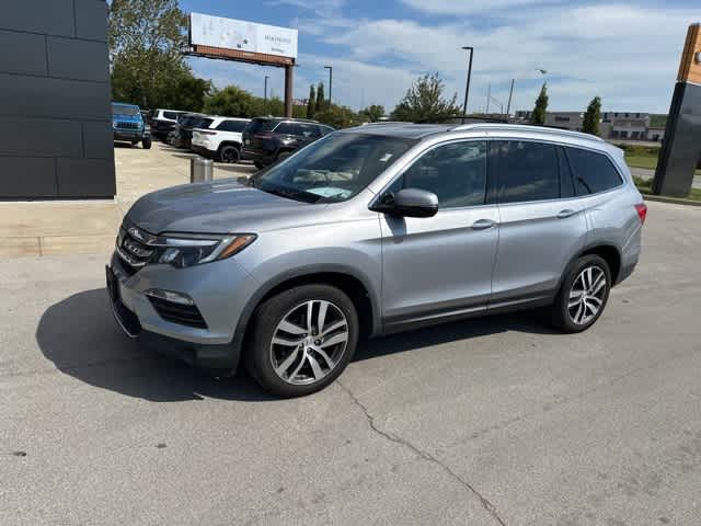 Thumbnail: 2017 Honda Pilot - 17