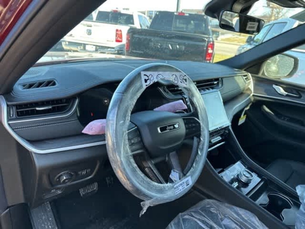 New 2025 Jeep Grand Cherokee L Limited SUV