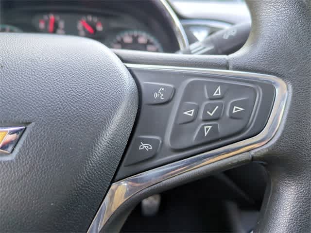 Thumbnail: 2017 Chevrolet Malibu - 25