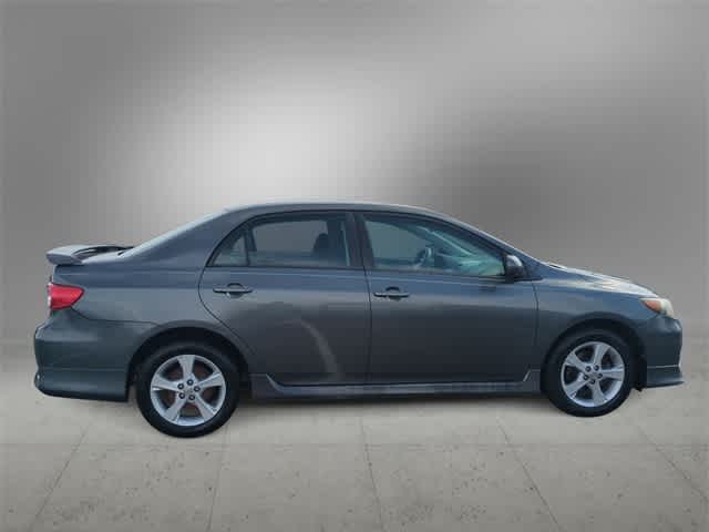 Thumbnail: 2011 Toyota Corolla - 9
