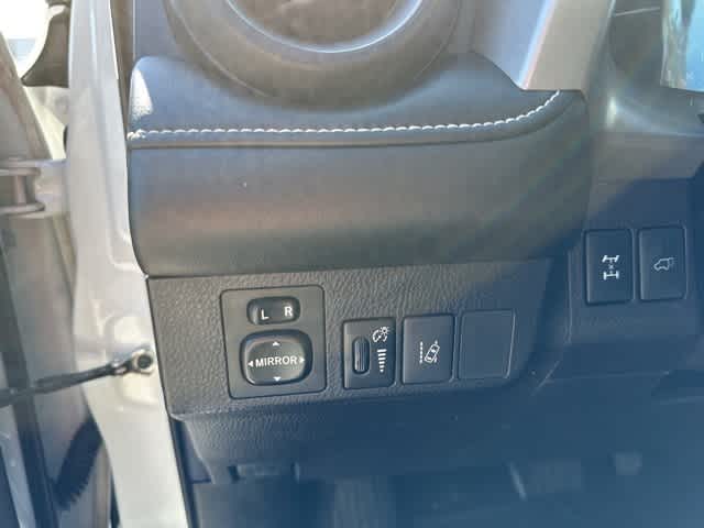 Thumbnail: 2018 Toyota RAV4 - 13